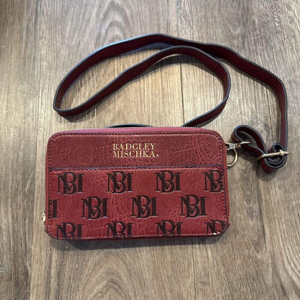 BADGLEY MISCHKA Madalyn Vegan Leather Pouch Belt Bag Fanny Pack